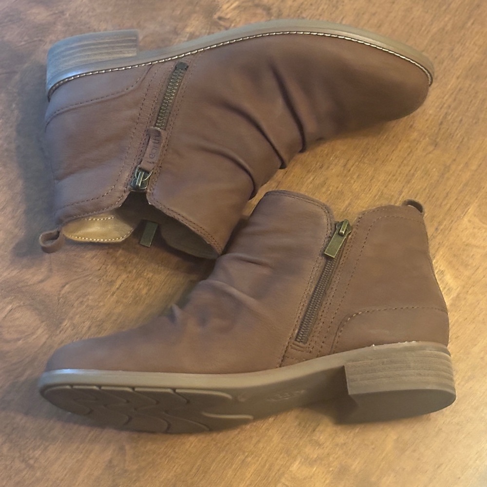 Earth Nadya boots